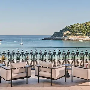 Nobu Hotel